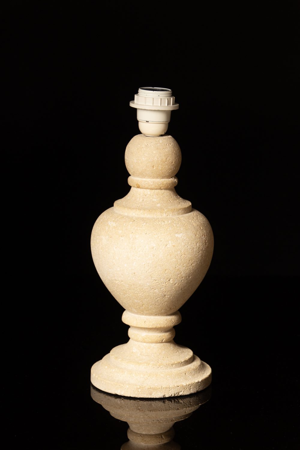 Lampe en pierre de Castries – Image 2