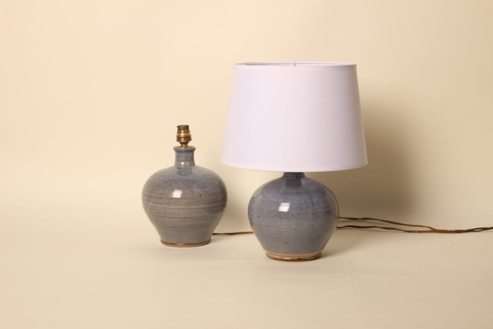 Paire de lampes en grès émaillé bleuté