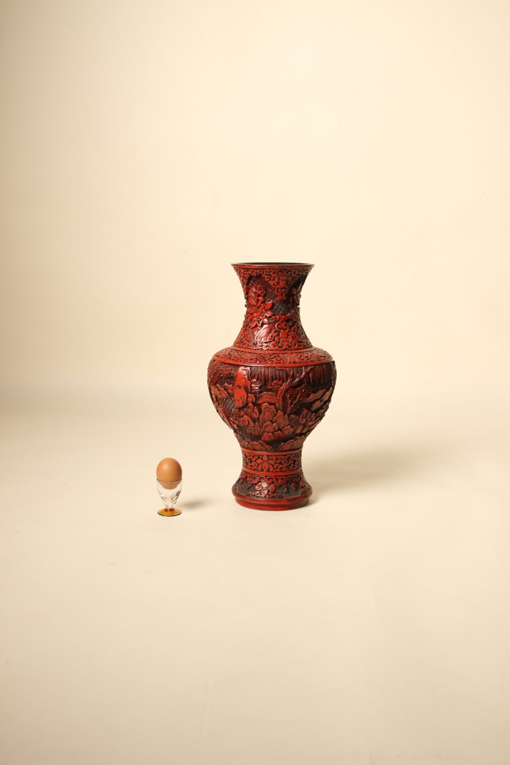 Vase balustre en laque-cinabre – Image 5