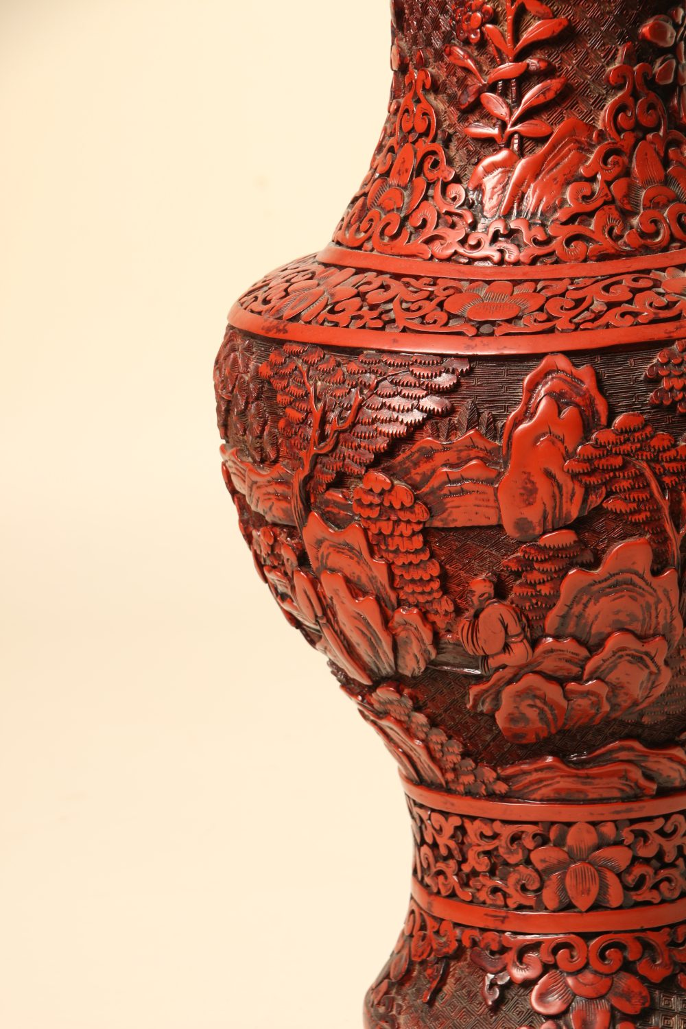 Vase balustre en laque-cinabre – Image 8