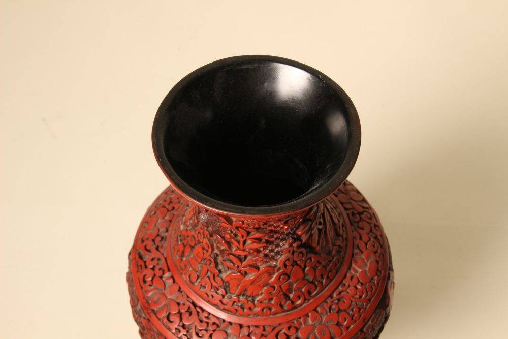 Vase balustre en laque-cinabre – Image 9