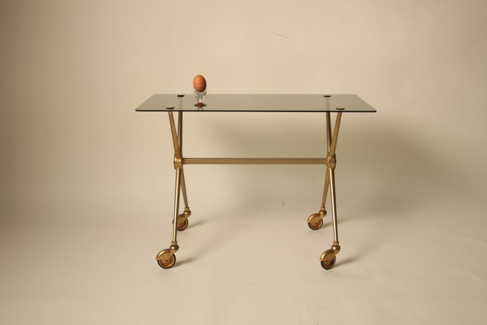 Table d'appoint en laiton et verre dans le style de Jacques Adnet – Image 8