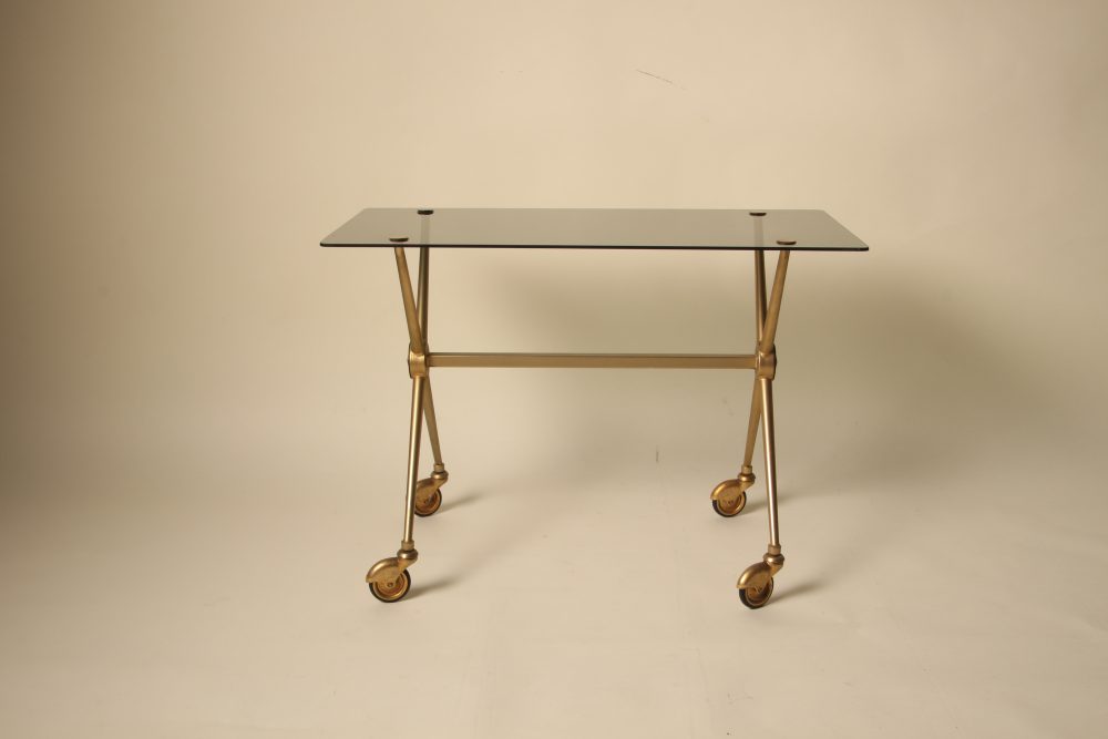 Table d'appoint en laiton et verre dans le style de Jacques Adnet – Image 9