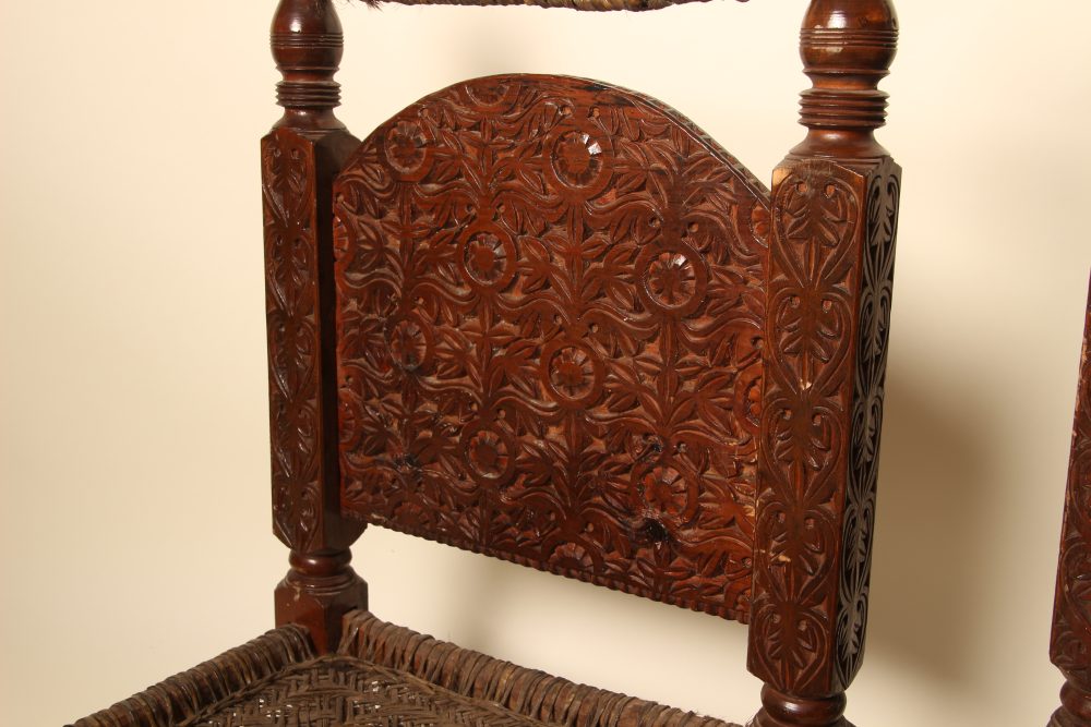 Paire de chaises traditionnelles de la vallée du Swat – Image 12
