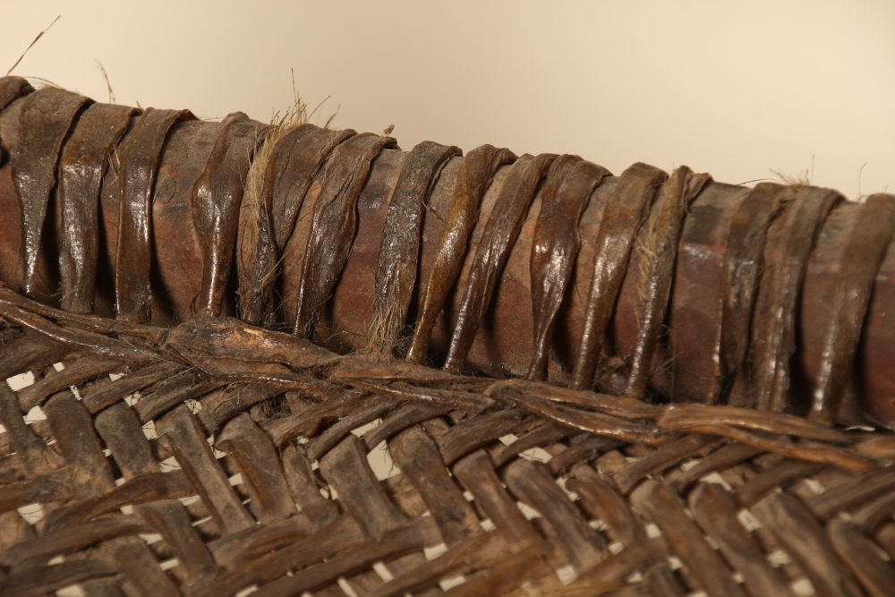 Paire de chaises traditionnelles de la vallée du Swat – Image 10