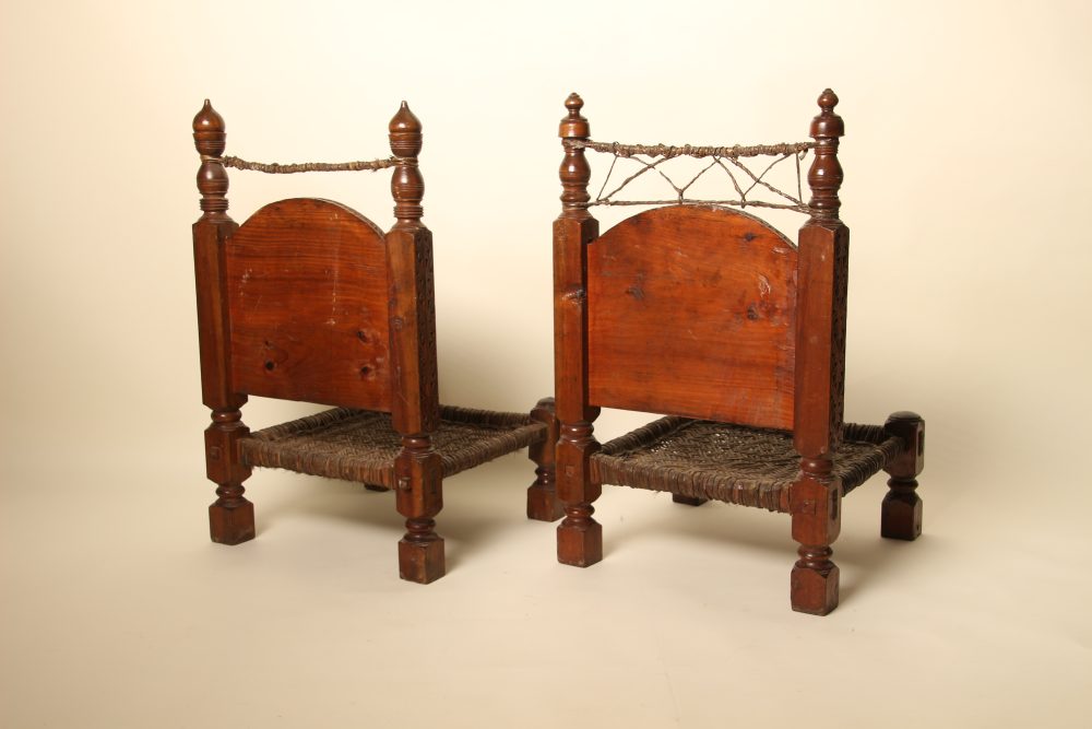 Paire de chaises traditionnelles de la vallée du Swat – Image 6