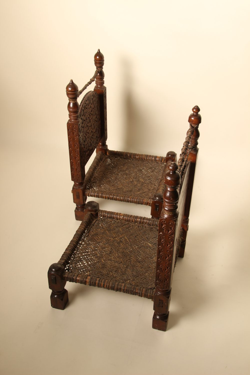 Paire de chaises traditionnelles de la vallée du Swat – Image 14
