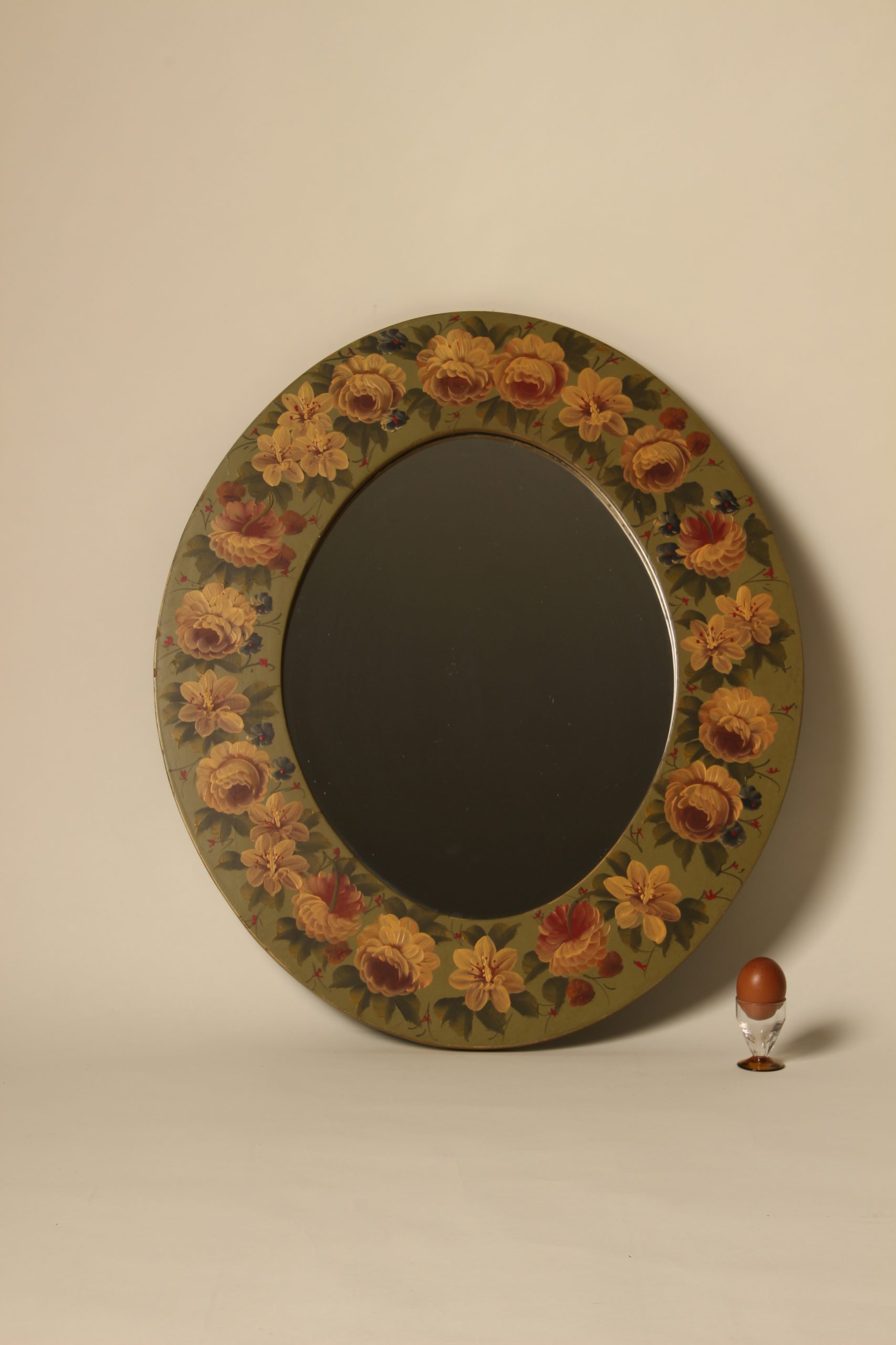 Miroir oval en bois peint à la main