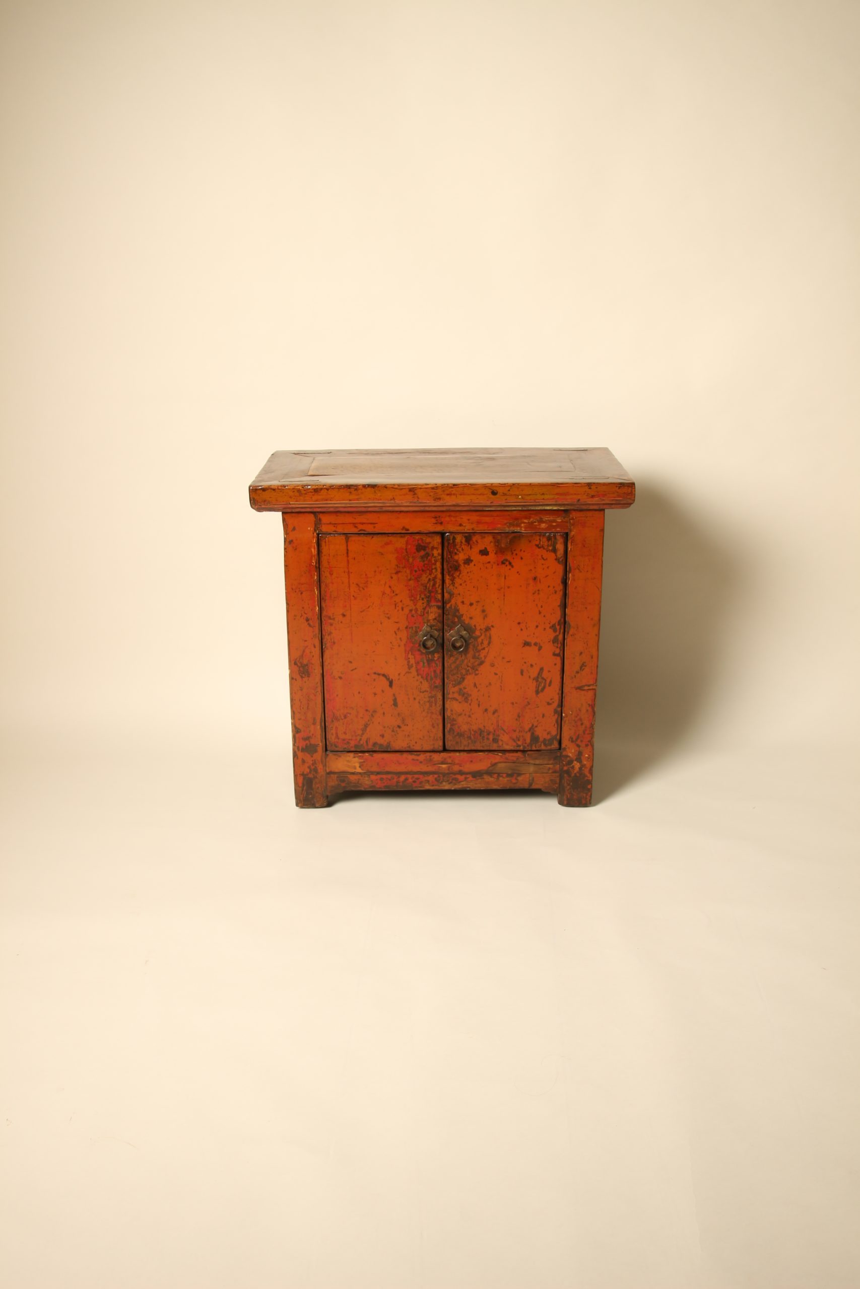 Armoire d'appoint Chinoise en orme massif finition Laquée – Image 12