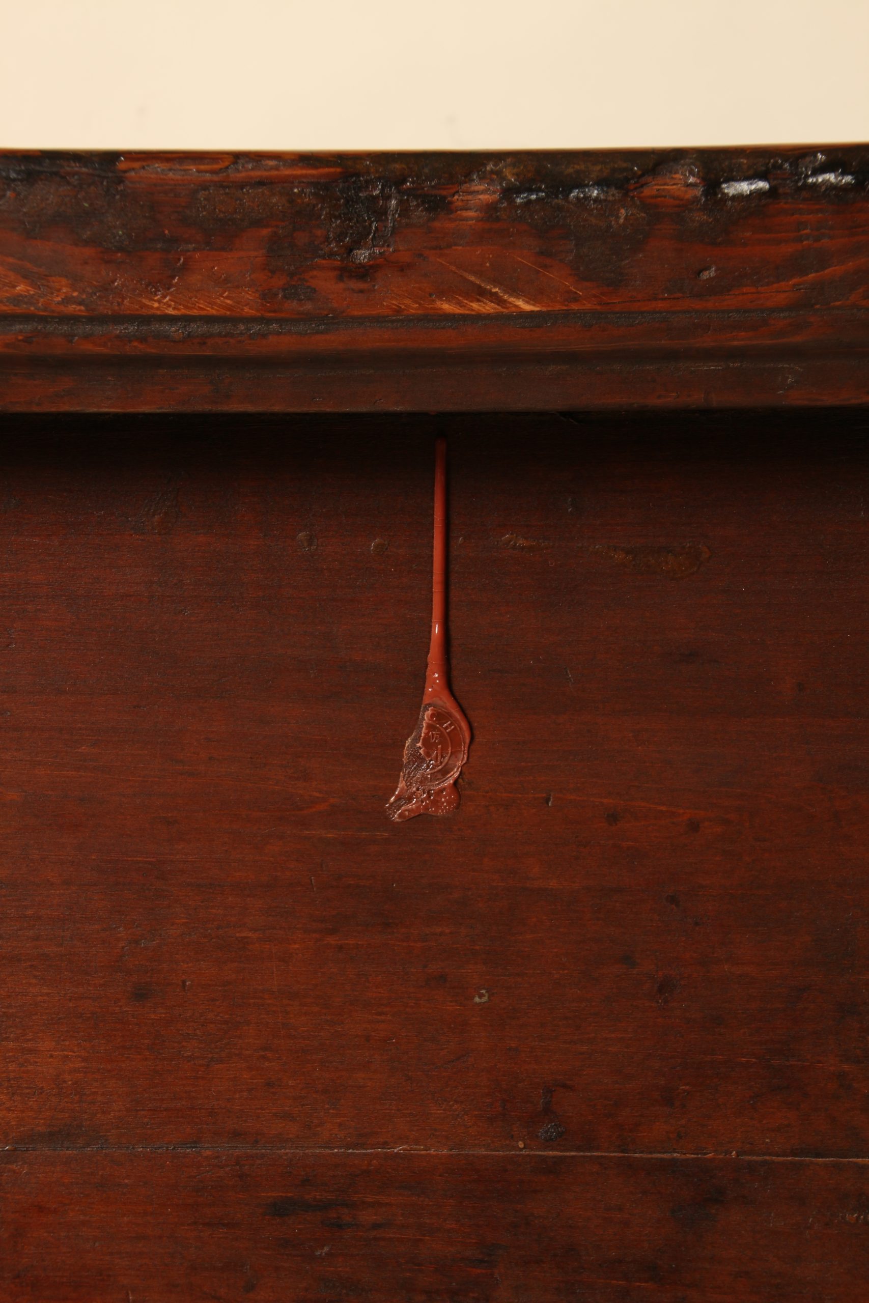 Armoire d'appoint Chinoise en orme massif finition Laquée – Image 5