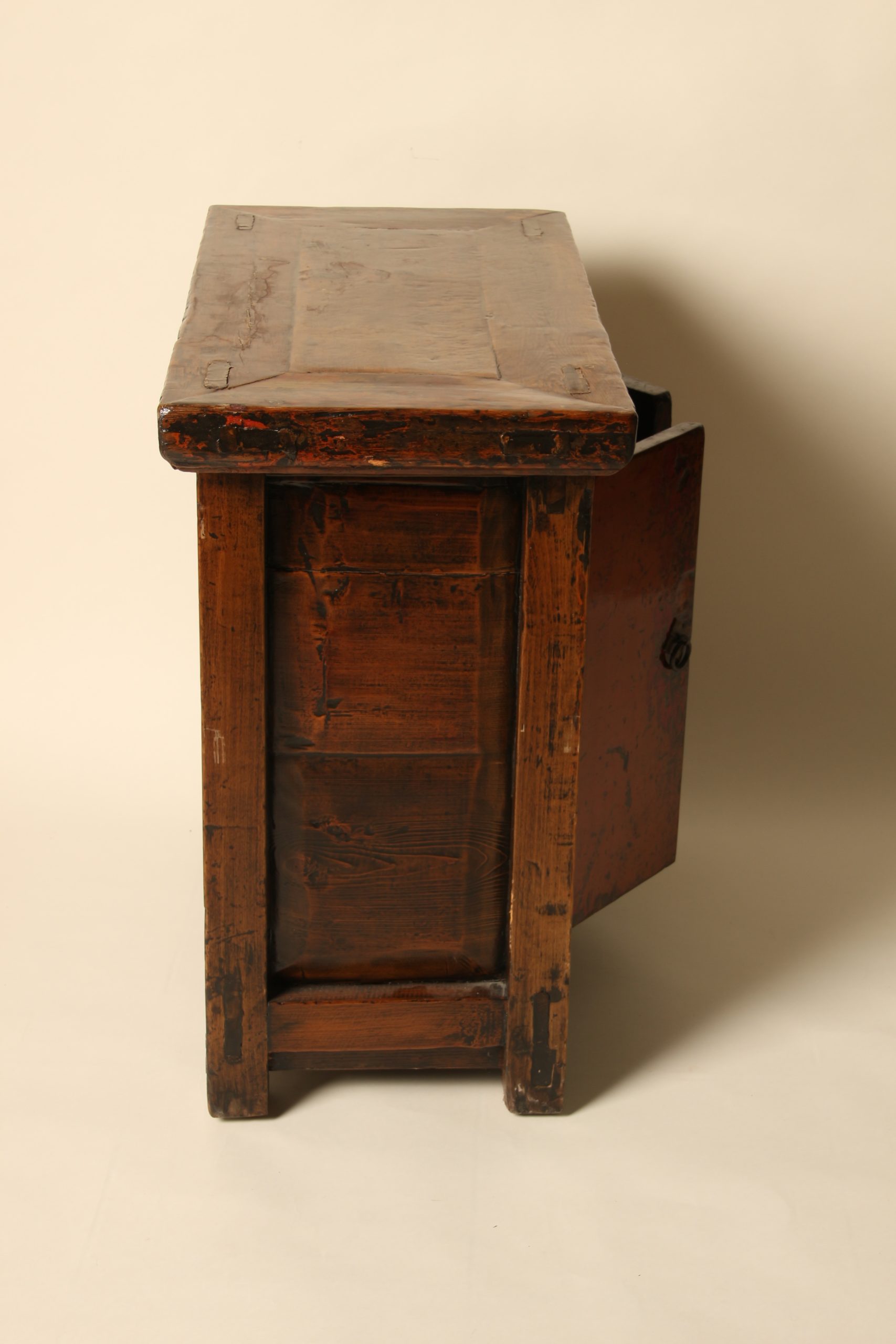 Armoire d'appoint Chinoise en orme massif finition Laquée – Image 11