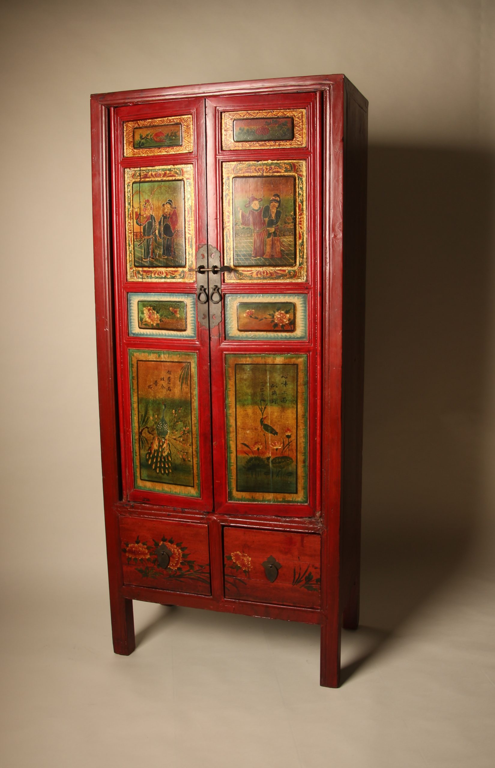 Armoire chinoise en laque rouge peinte à la main – Image 4