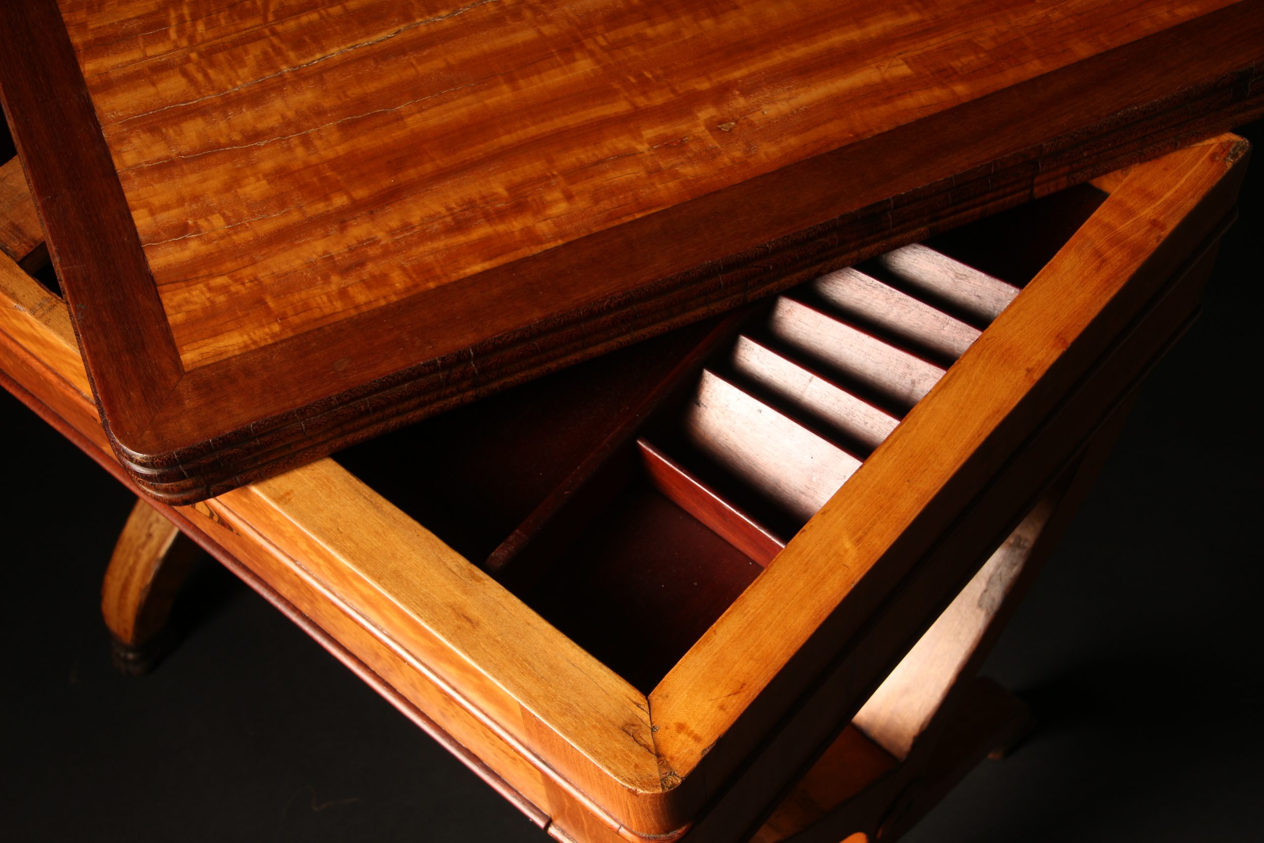 Table à jeux marquetée d'époque Charles X – Image 5