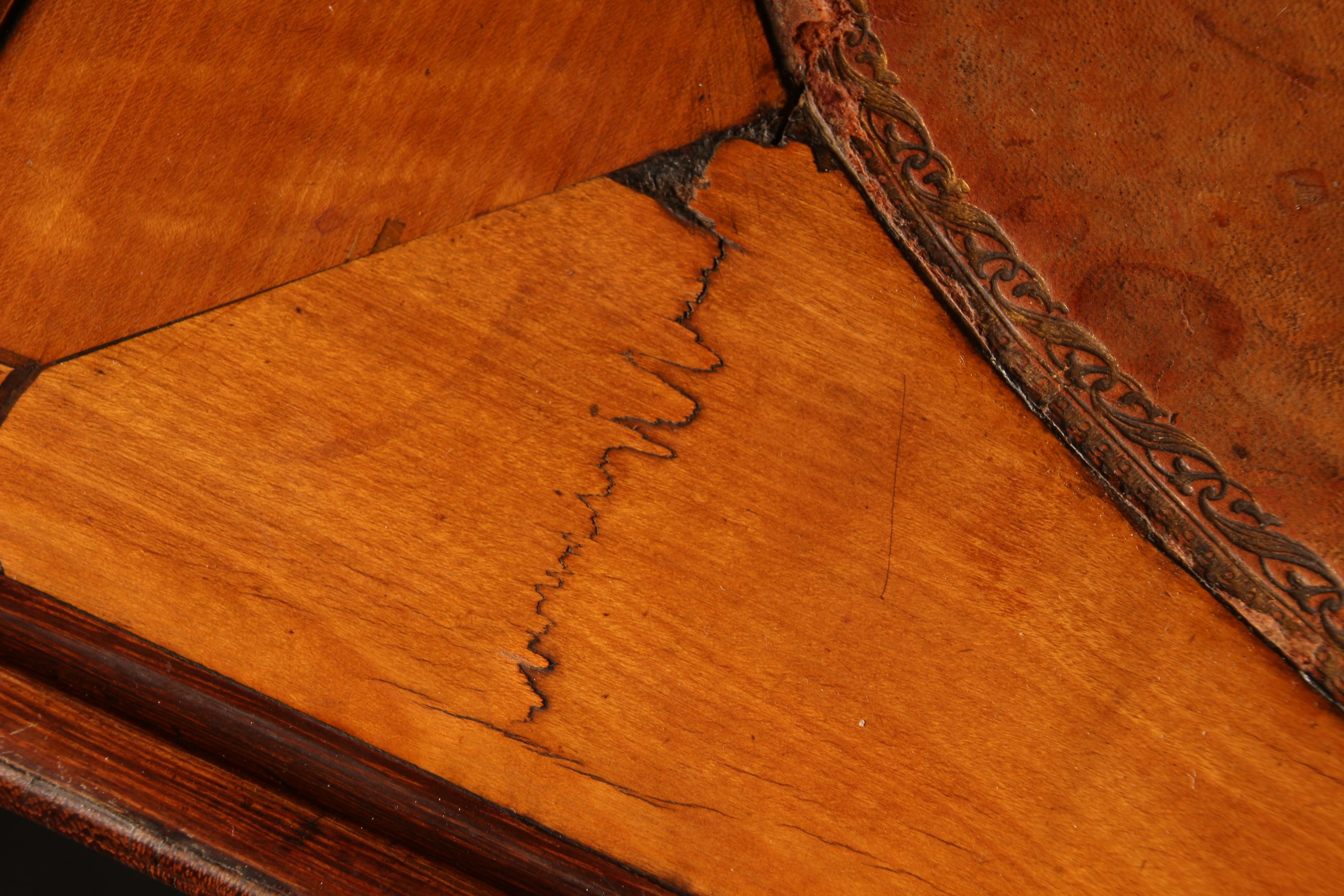 Table à jeux marquetée d'époque Charles X – Image 13