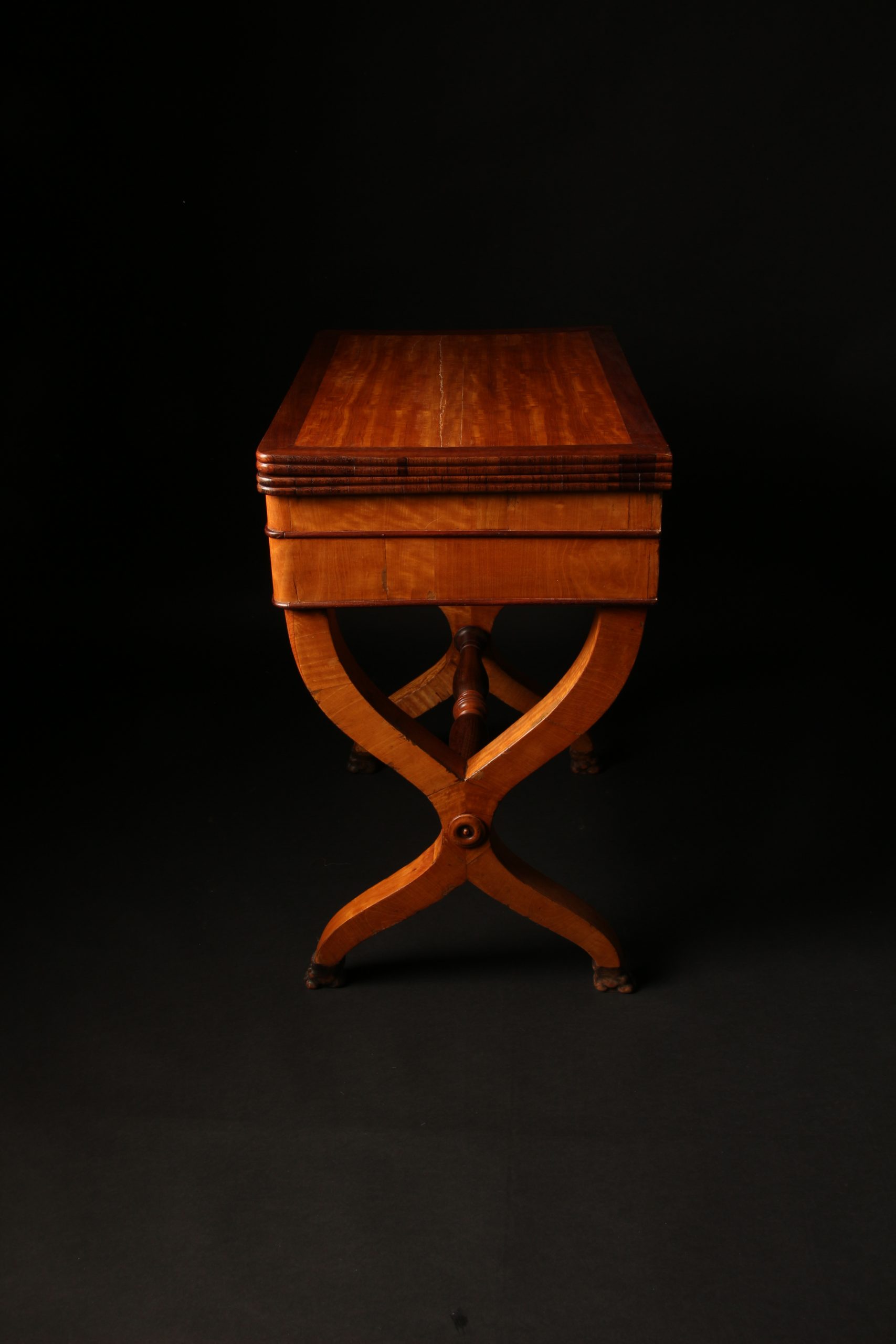 Table à jeux marquetée d'époque Charles X – Image 2