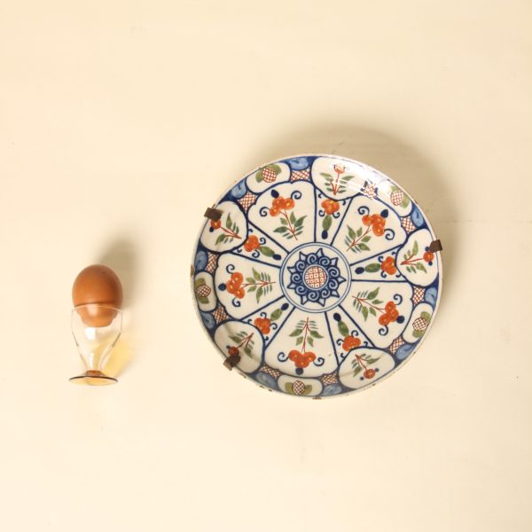 Assiette en faïence émaillée de Delft