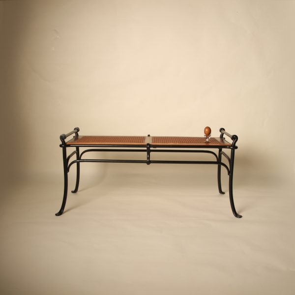Bout de lit banquette en fer forgé et bois canné