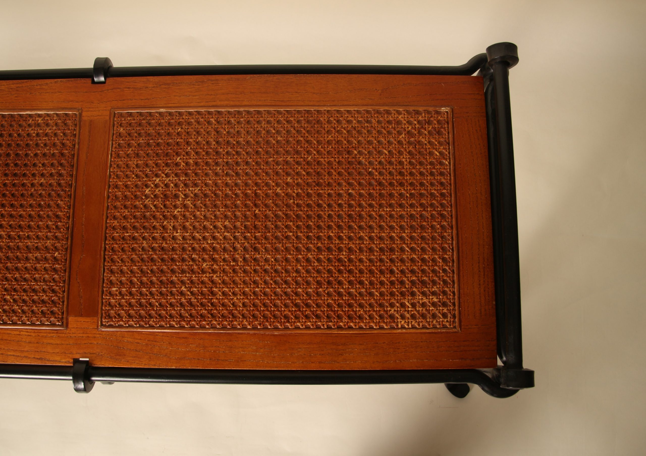 Bout de lit banquette en fer forgé et bois canné – Image 8