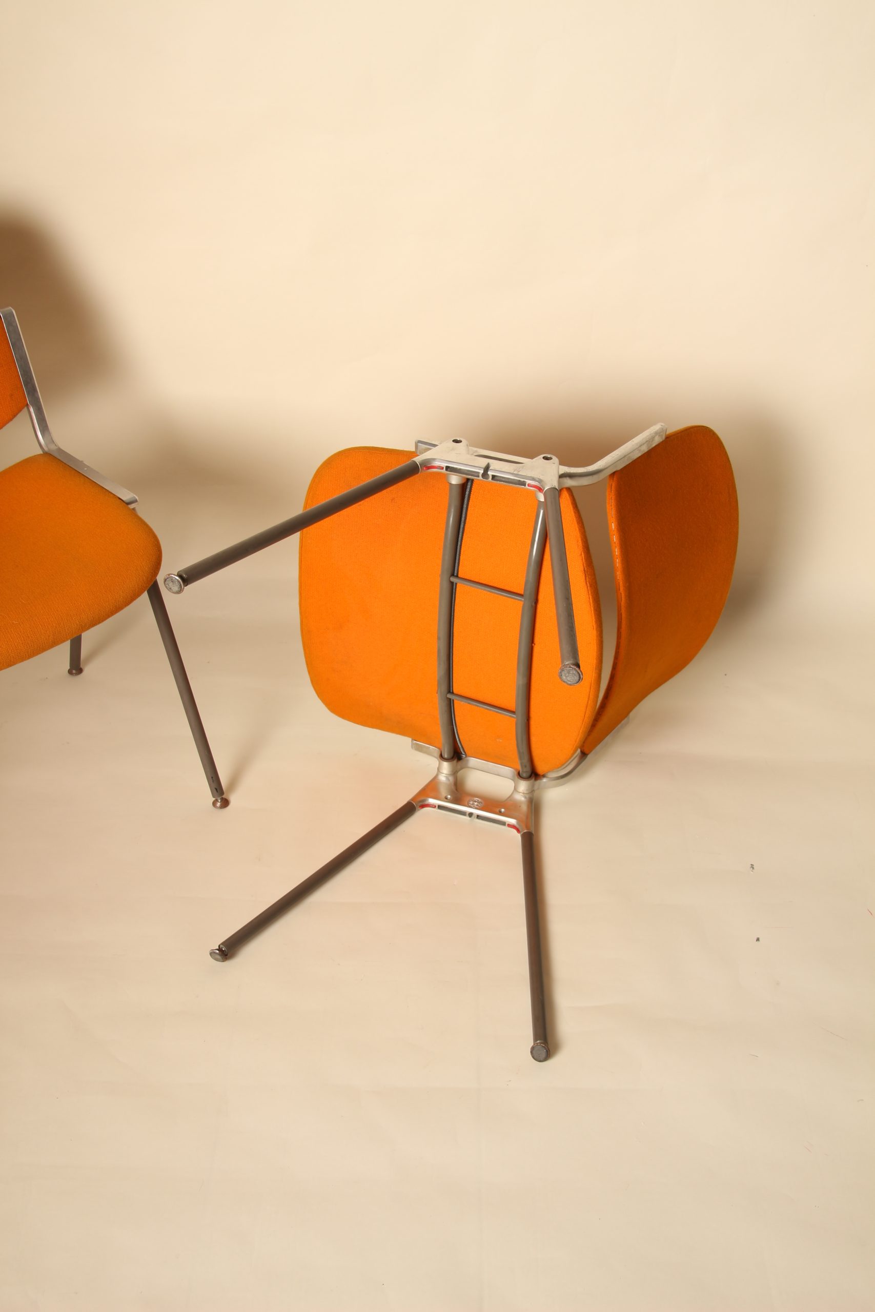 Paire de chaises JSC de Giancarlo Piretti pour Castelli Italy – Image 11