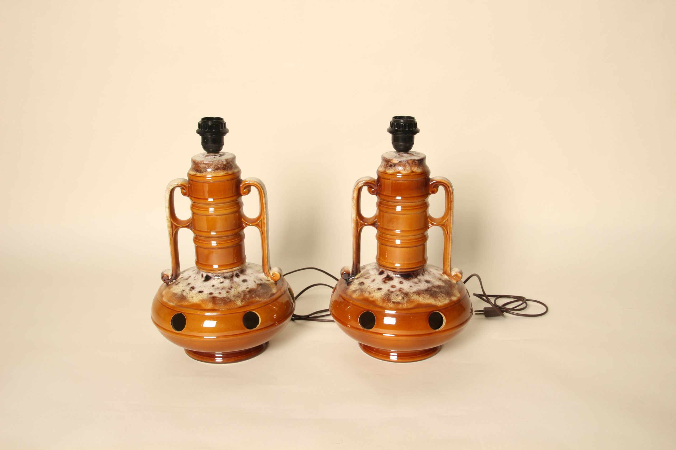 Paire de pieds de lampe en céramique Fat Lava – Image 6